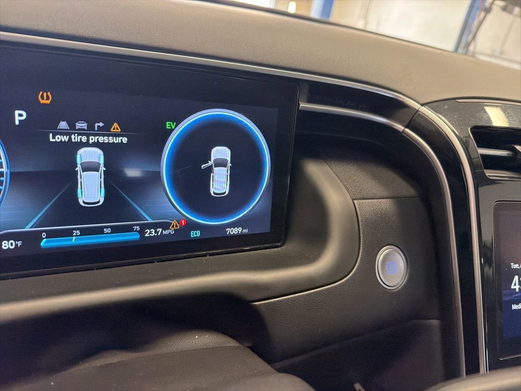 Used 2024 Hyundai Tucson Limited AWD/4WD image 2