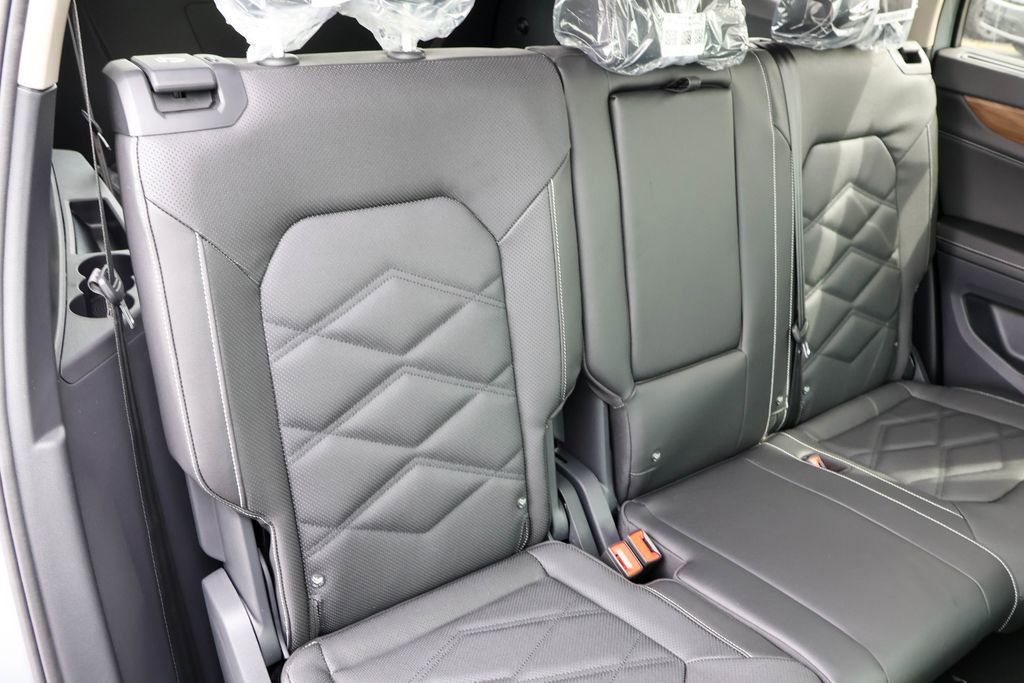 New 2025 Volkswagen Atlas SE image 38