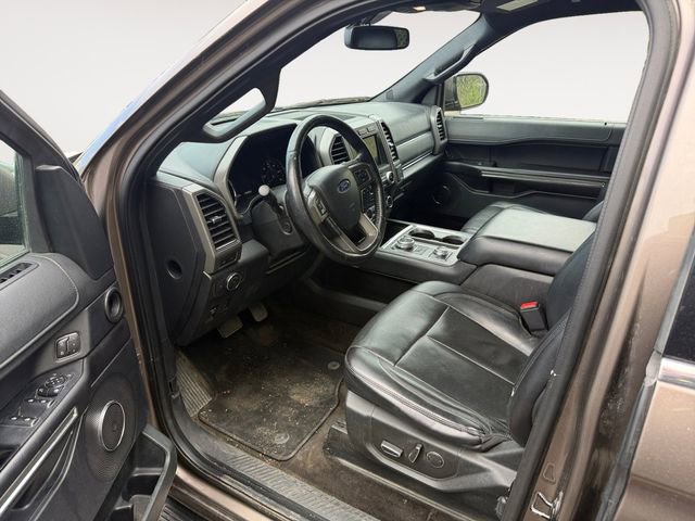 Used 2018 Ford Expedition Max XLT w/ Equipment Group 202A AWD/4WD image 9