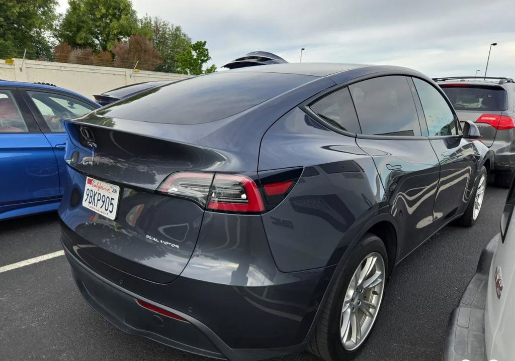 Used 2020 Tesla Model Y Long Range AWD/4WD image 2