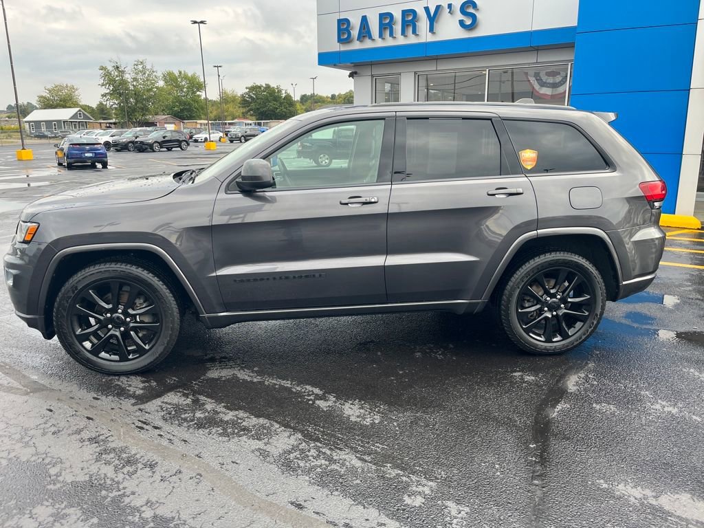 Used 2018 Jeep Grand Cherokee Altitude video 2