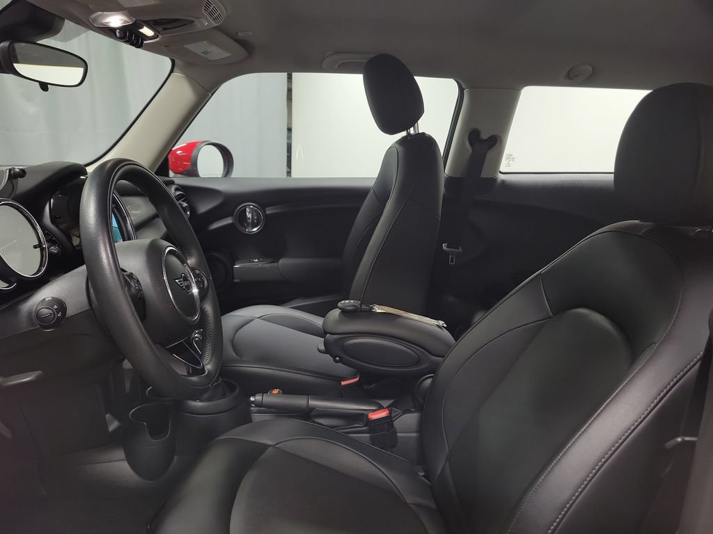 Used 2021 MINI Cooper 2-Door Hardtop FWD image 14