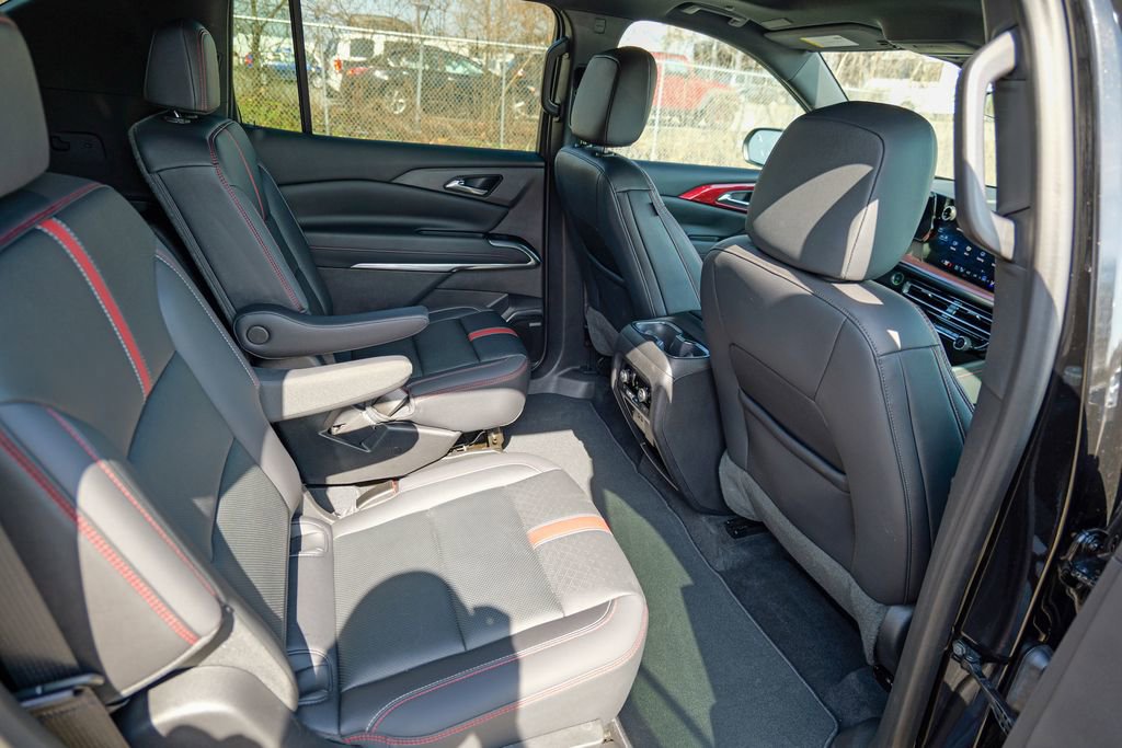 Used 2024 Chevrolet Traverse RS w/ LPO, Floor Liner Package image 33