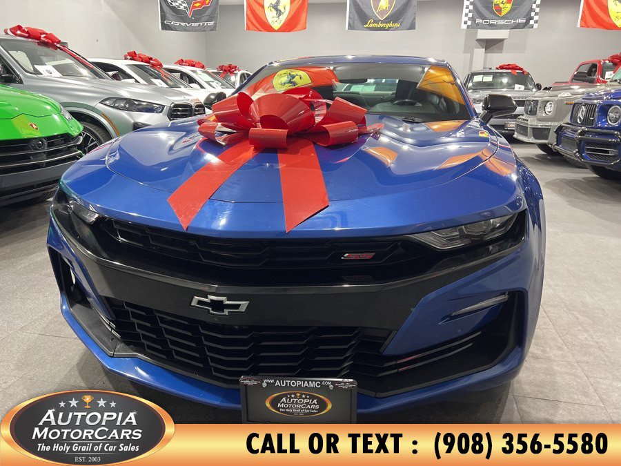 Used 2019 Chevrolet Camaro SS w/ Black Appearance Package RWD image 1