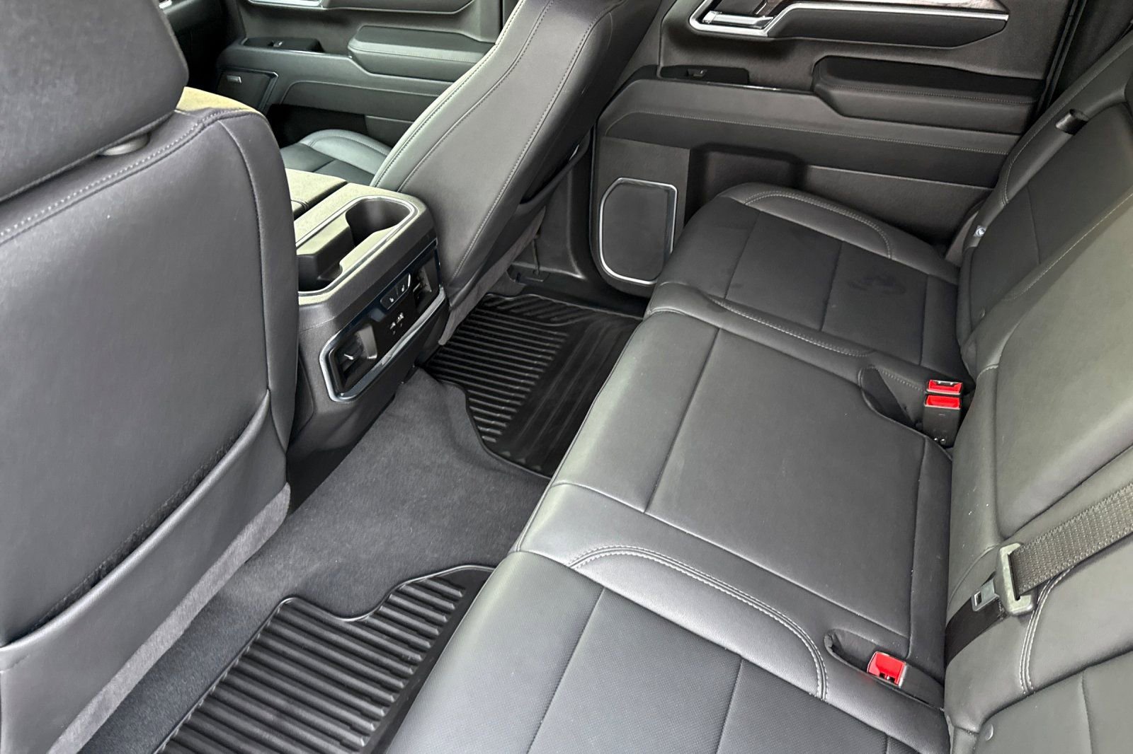 Used 2025 Chevrolet Silverado 3500 LTZ w/ LTZ Plus Package image 12