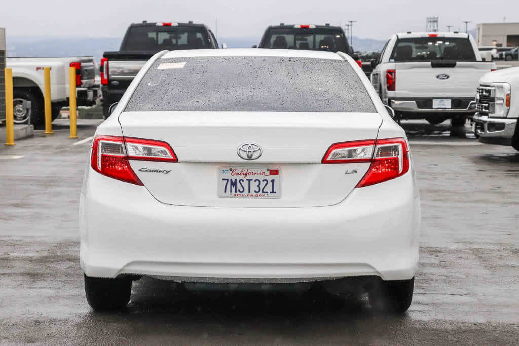 Used 2012 Toyota Camry LE FWD image 5