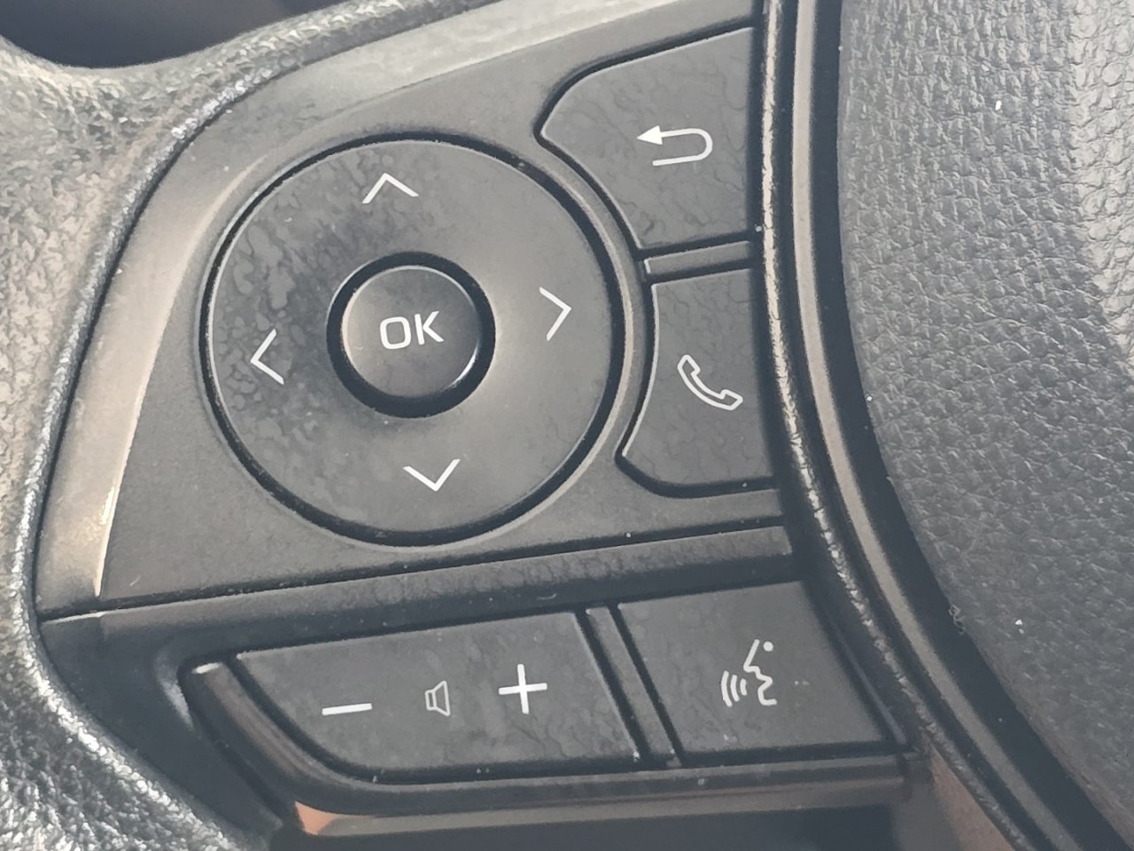 Used 2024 Toyota RAV4 XLE AWD/4WD image 31