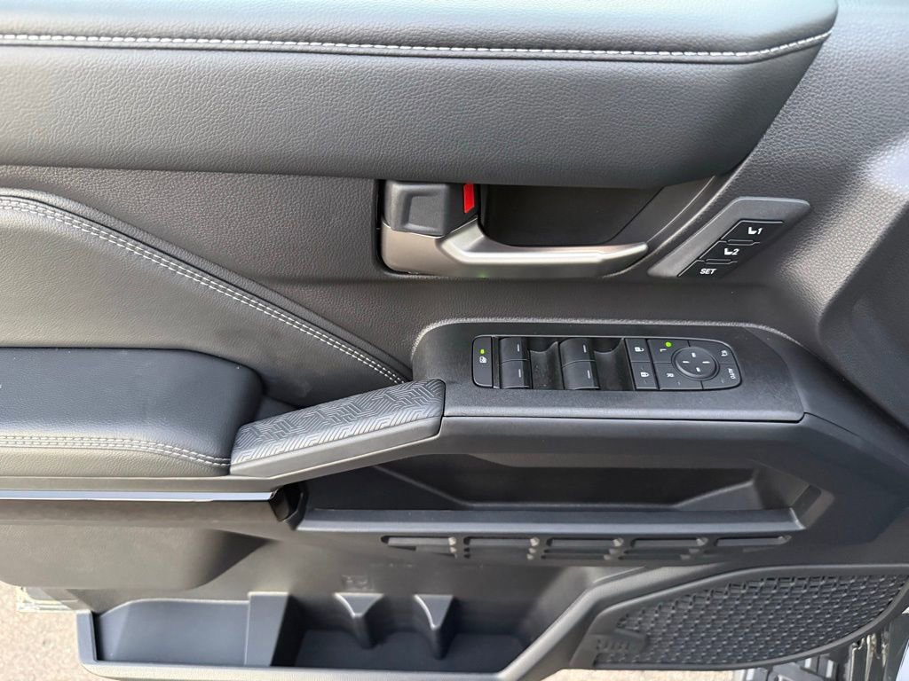 Used 2025 Toyota 4Runner Limited image 21