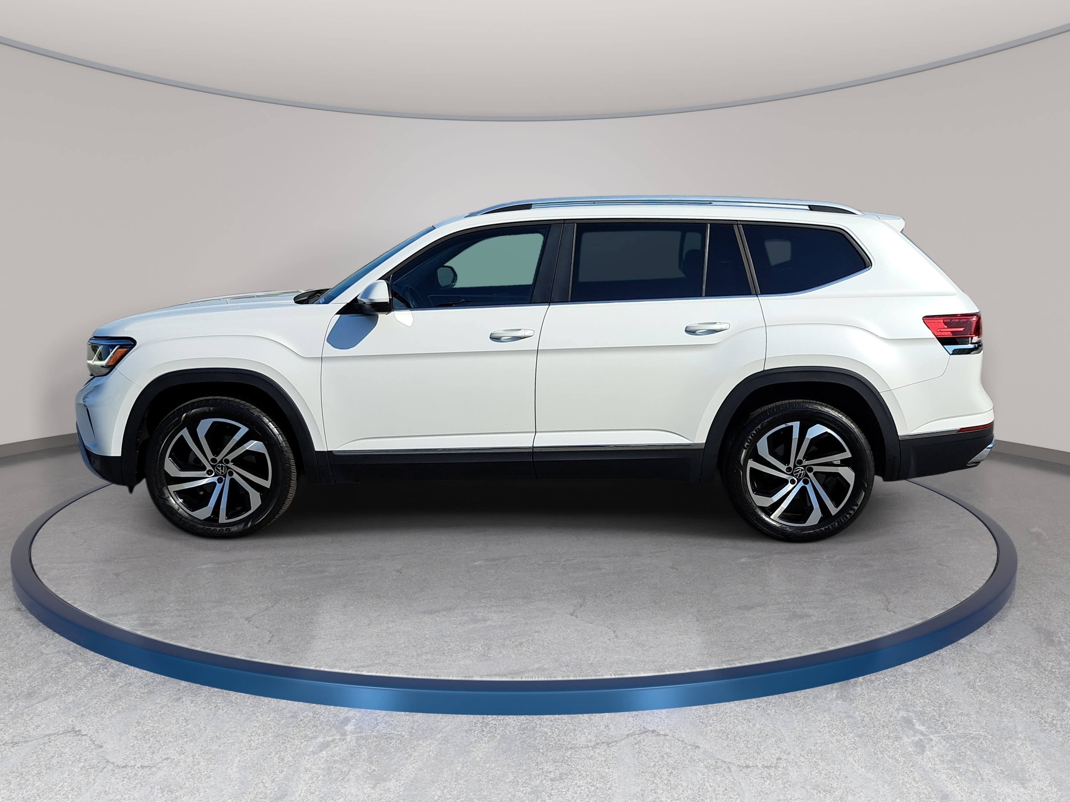 Used 2023 Volkswagen Atlas SEL AWD/4WD image 8