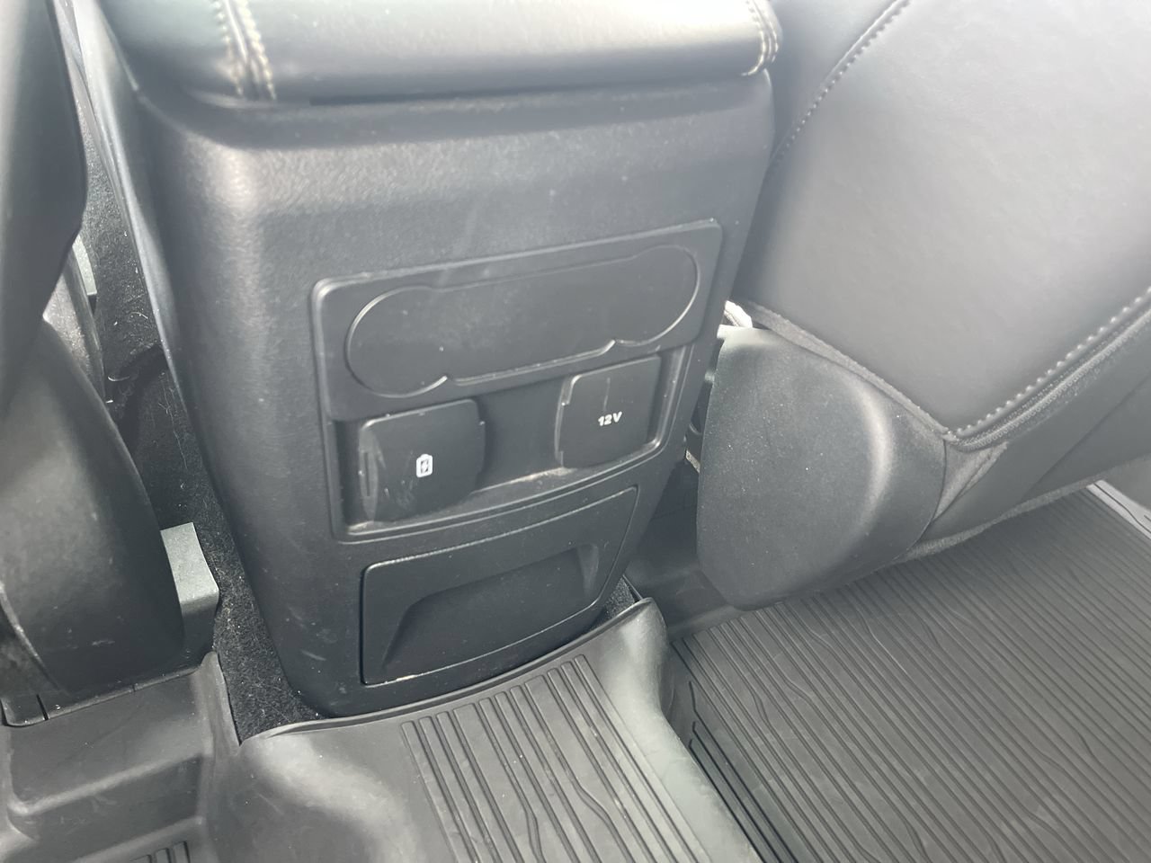Used 2024 Ford Explorer XLT w/ Equipment Group 202A AWD/4WD image 20