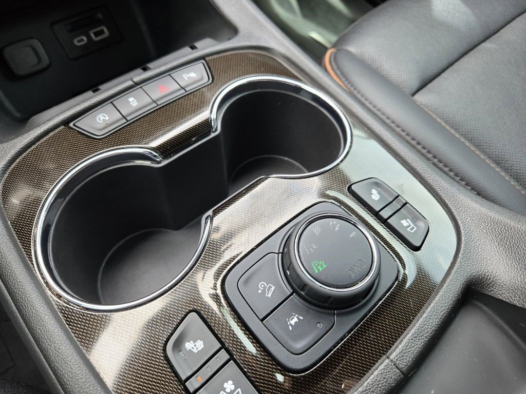 Certified 2023 GMC Acadia AT4 w/ Technology Package image 17