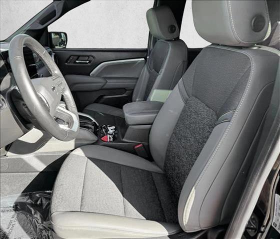 Used 2024 Chevrolet Colorado ZR2 w/ Safety Package image 10