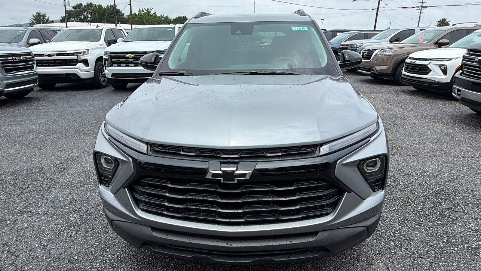New 2026 Chevrolet TrailBlazer LT w/ Midnight Edition FWD image 2