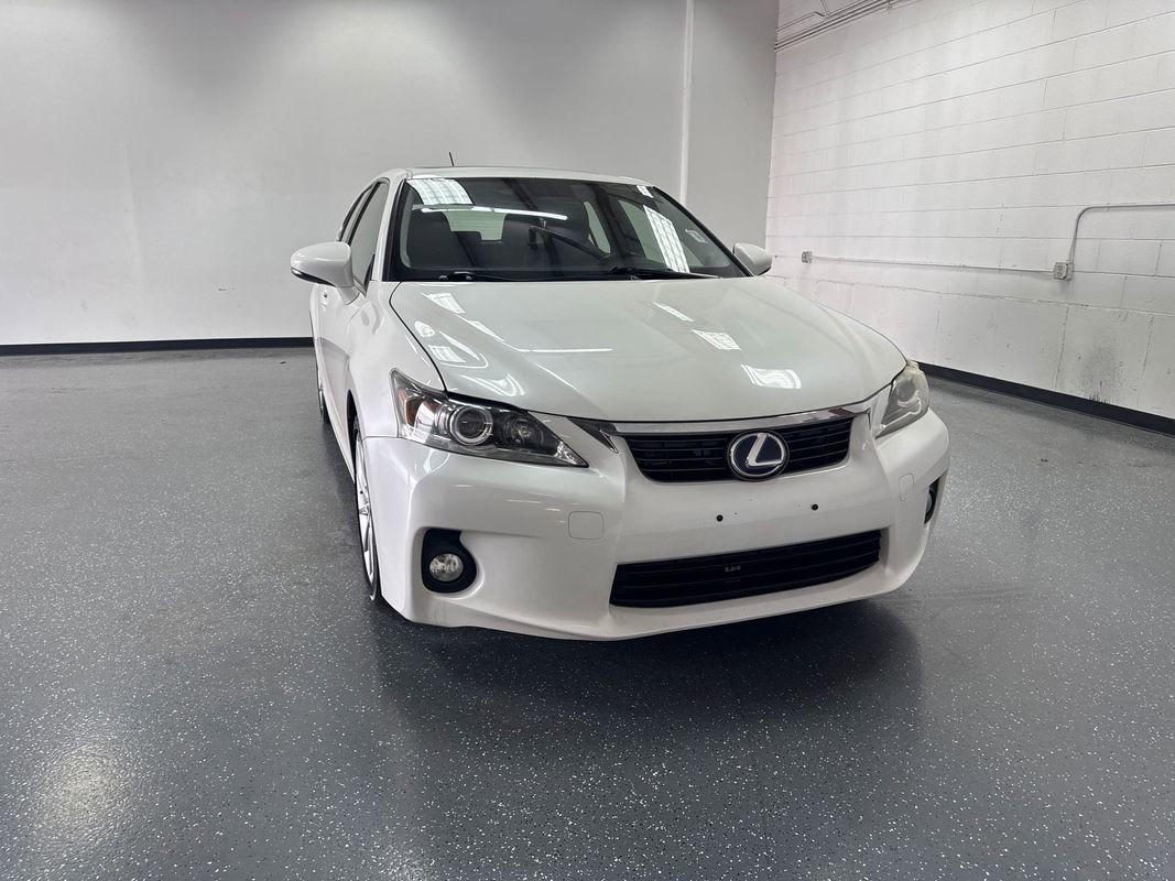 Used 2013 Lexus CT 200h w/ Premium Pkg w/Navigation image 1