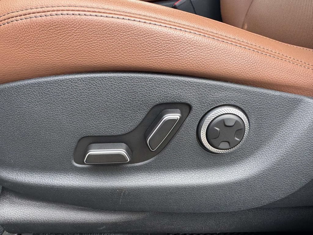 Certified 2026 Genesis GV70 2.5T Advanced AWD/4WD image 19