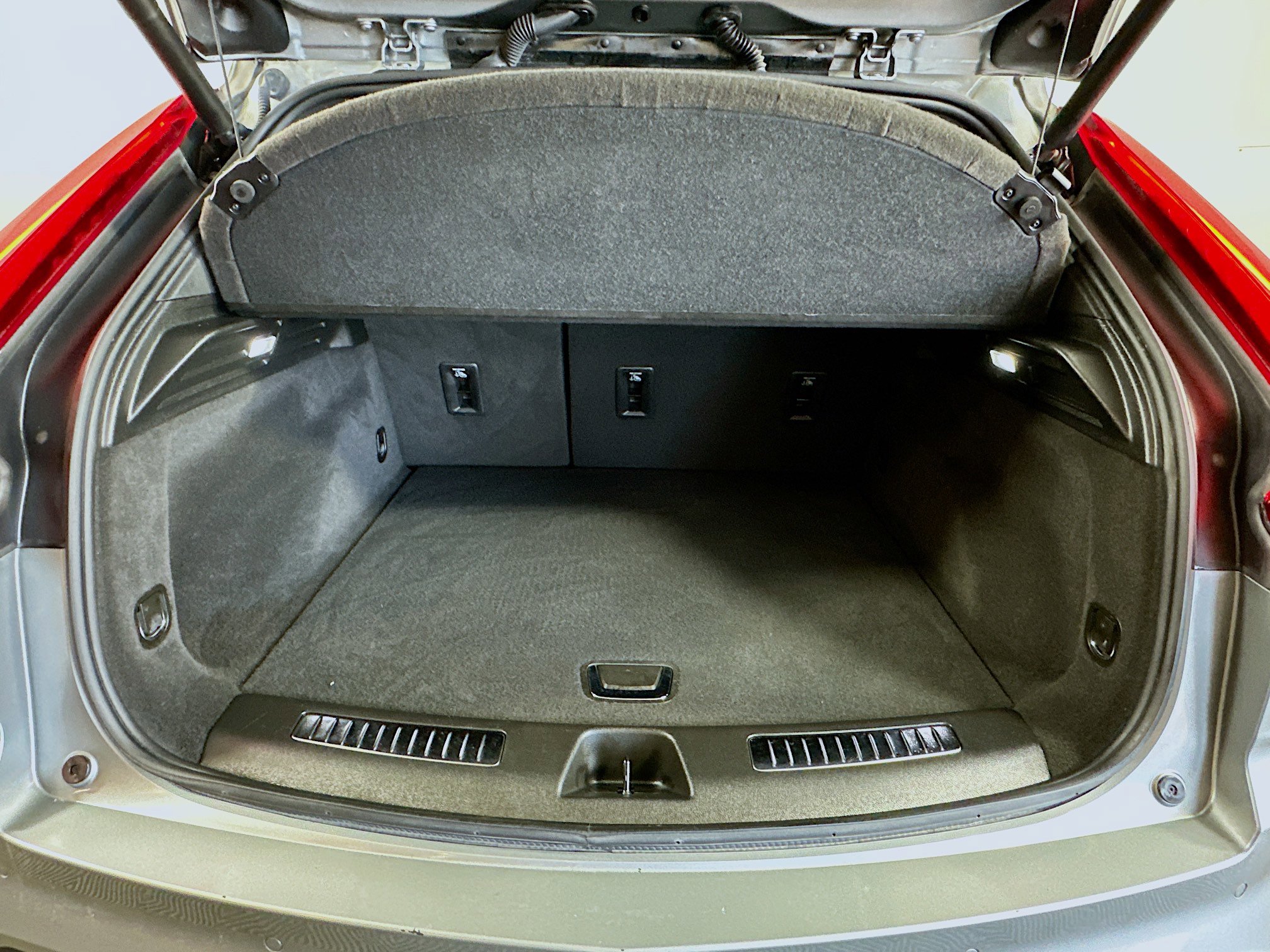 Used 2024 Cadillac XT4 Premium Luxury image 25