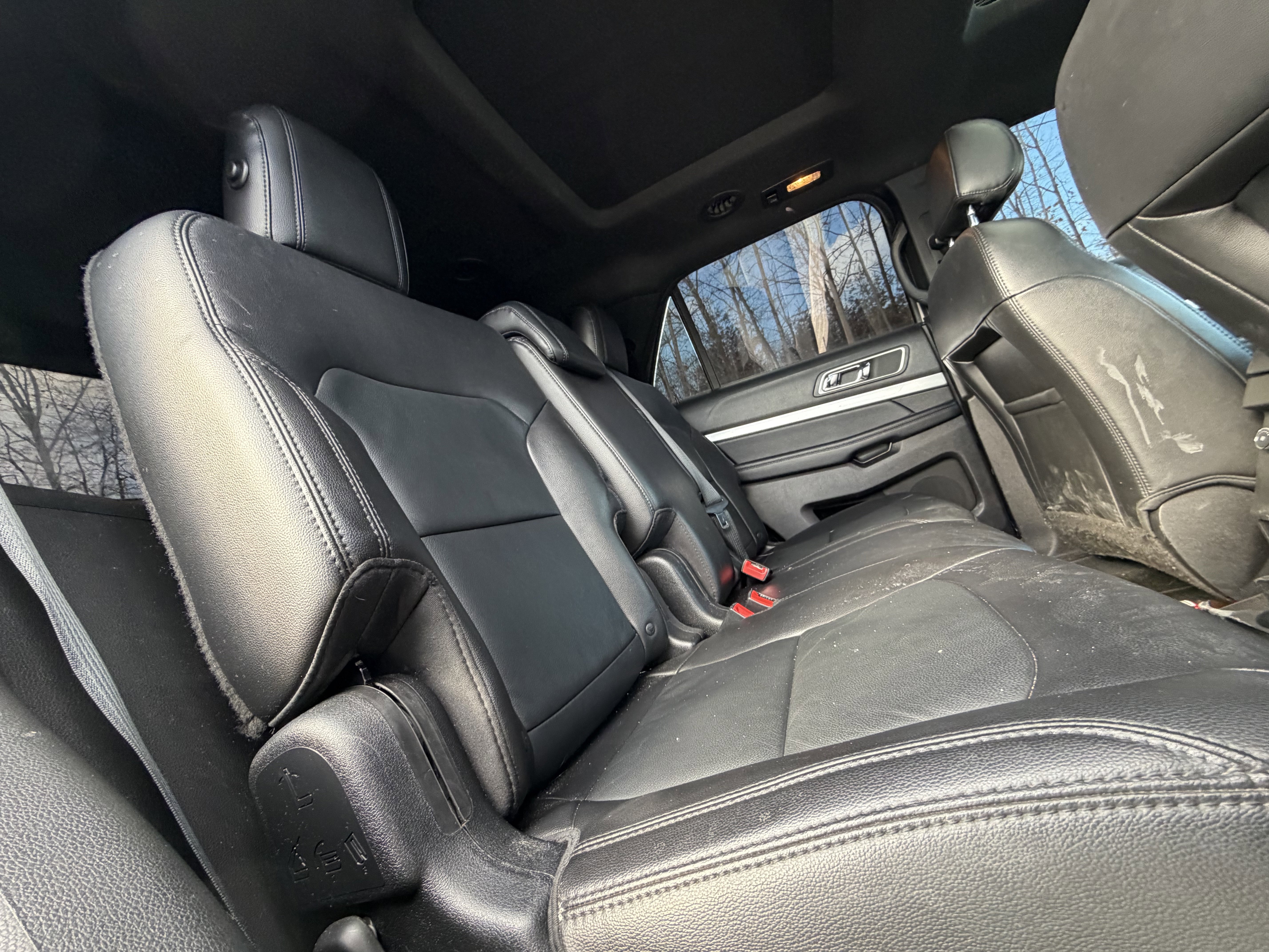 Used 2017 Ford Explorer XLT w/ Equipment Group 202A image 33