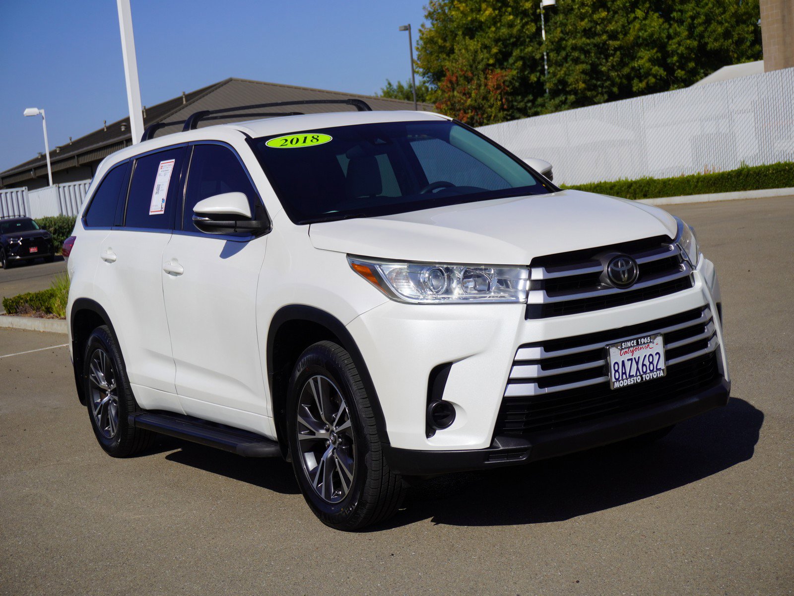 Used 2018 Toyota Highlander LE w/ Carpet Mat Package (TMS)
