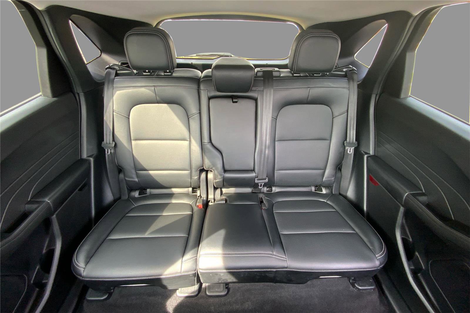 Used 2025 Ford Escape Platinum AWD/4WD image 14