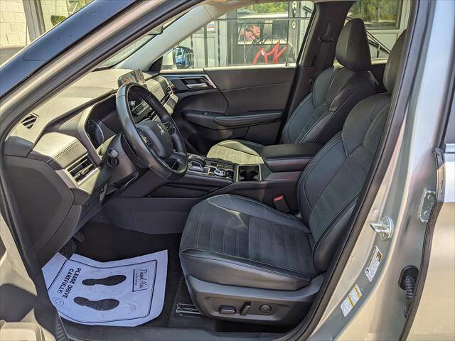Used 2024 Mitsubishi Outlander SE Black Edition AWD/4WD image 9
