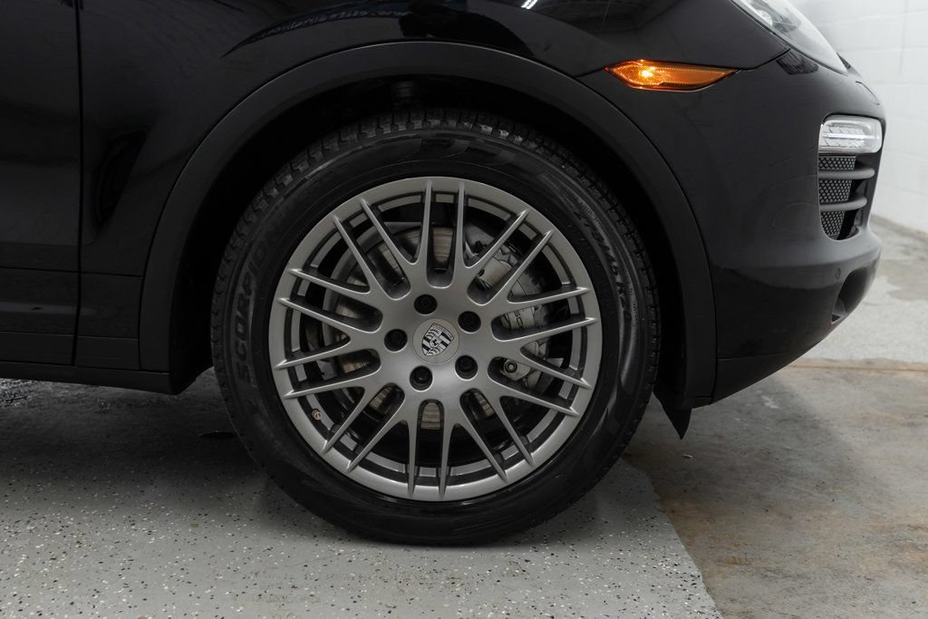 Used 2014 Porsche Cayenne S AWD/4WD image 36