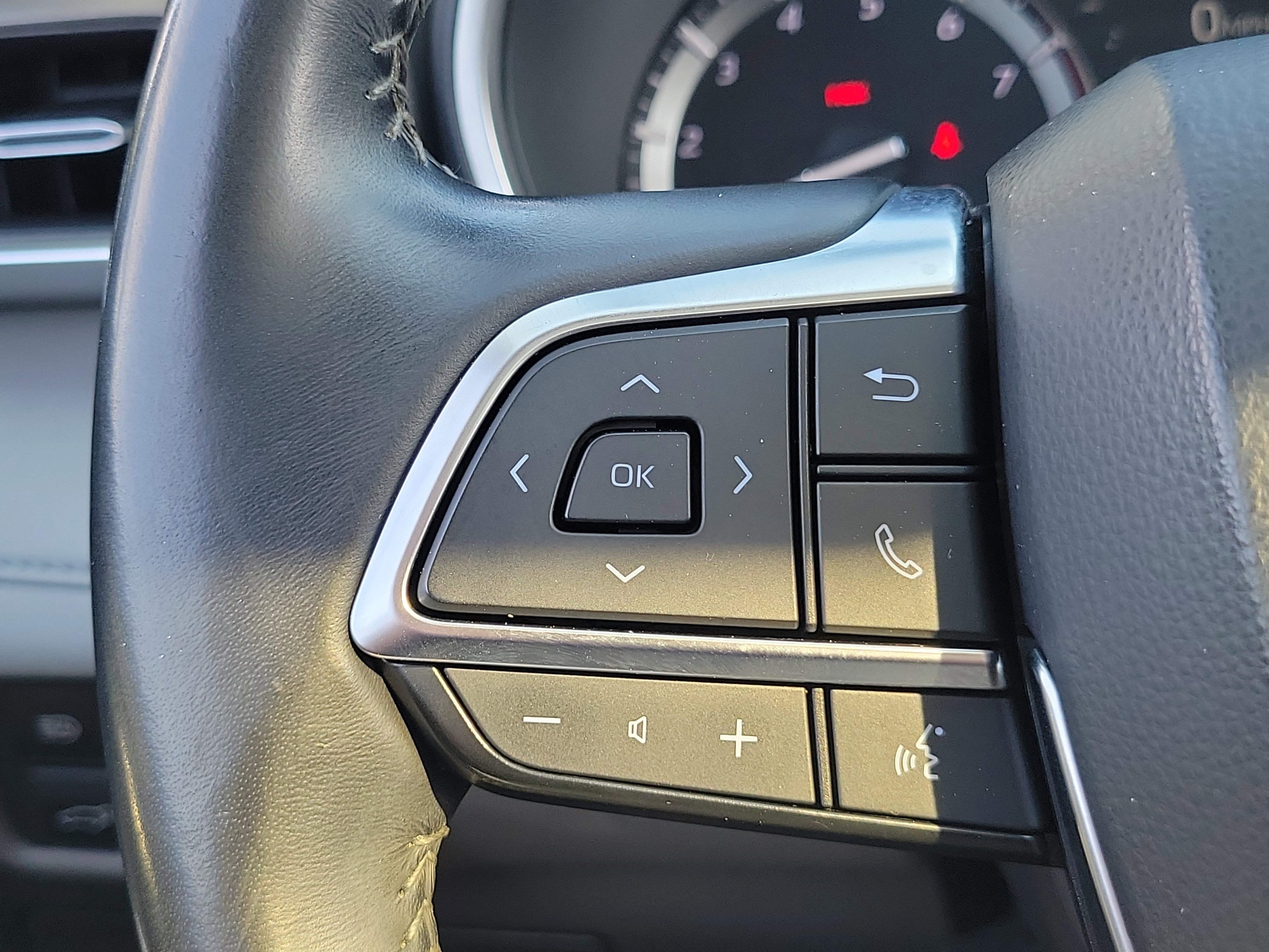 Used 2020 Toyota Highlander XLE image 27