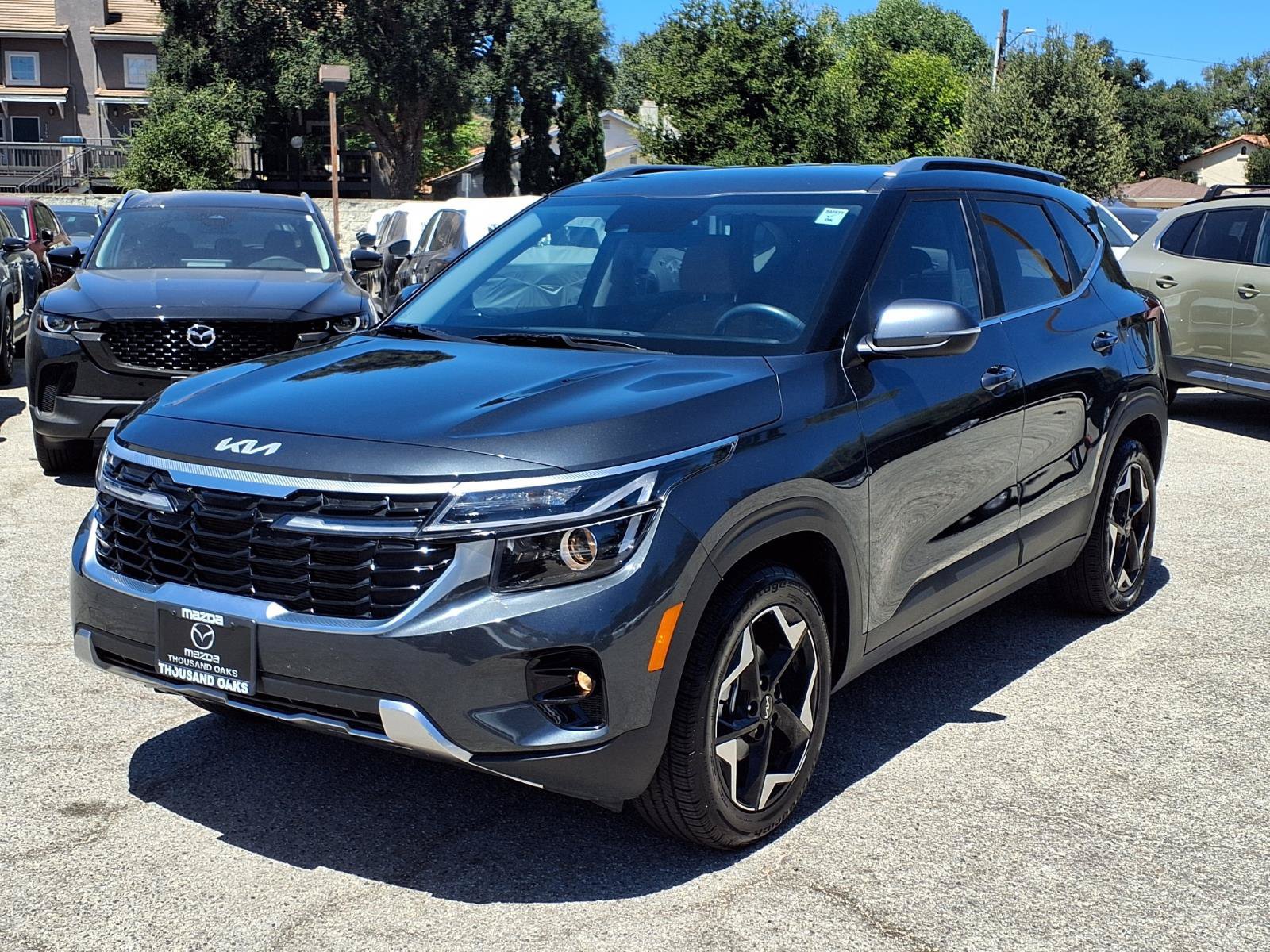 Used 2024 Kia Seltos EX FWD image 25