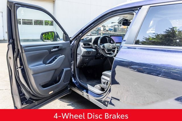 Used 2023 Toyota Highlander XLE AWD/4WD image 26