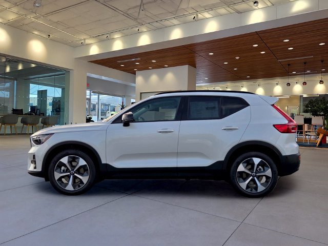New 2026 Volvo XC40 B5 Plus w/ Protection Package Premier AWD/4WD image 2