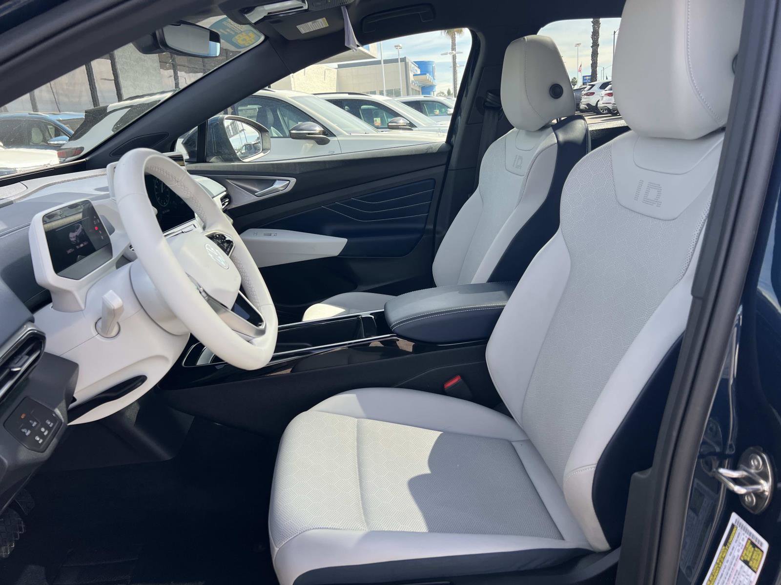 Used 2023 Volkswagen ID.4 Pro S Plus image 17