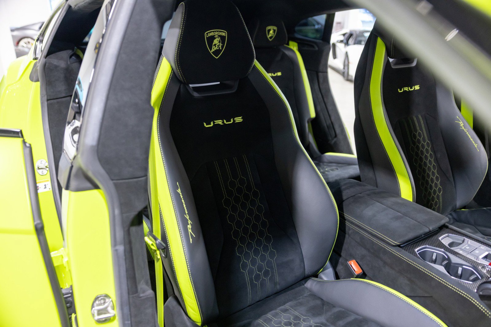 Used 2024 Lamborghini Urus Performante image 32