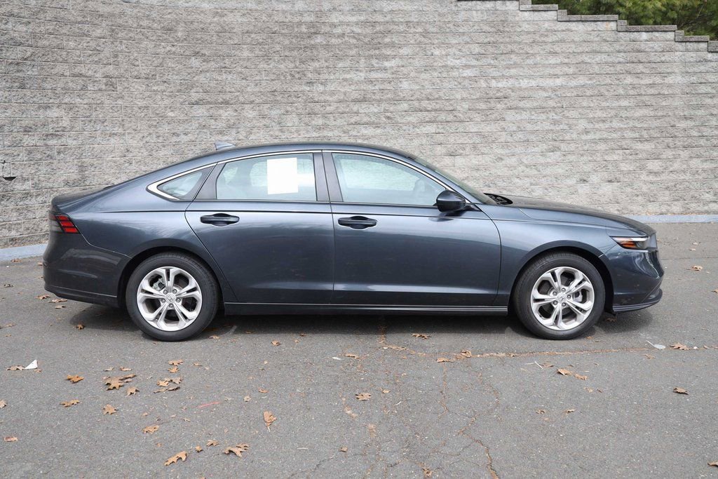 Used 2025 Honda Accord LX image 4