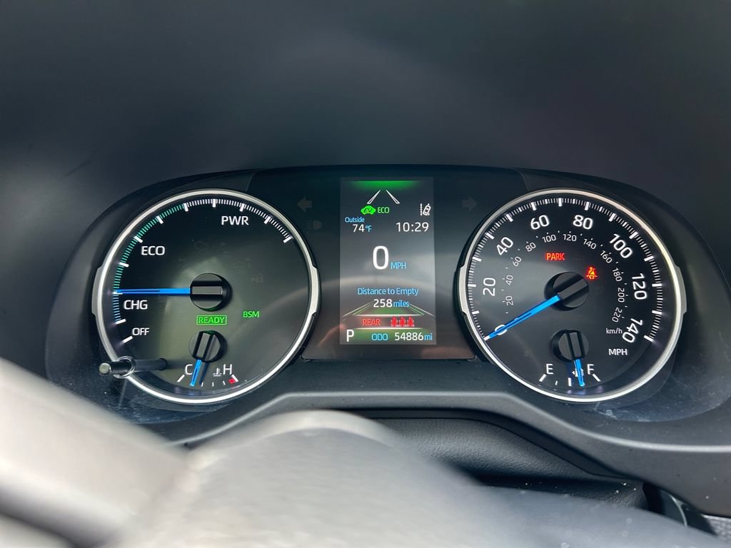 Used 2021 Toyota RAV4 XLE Premium AWD/4WD image 16