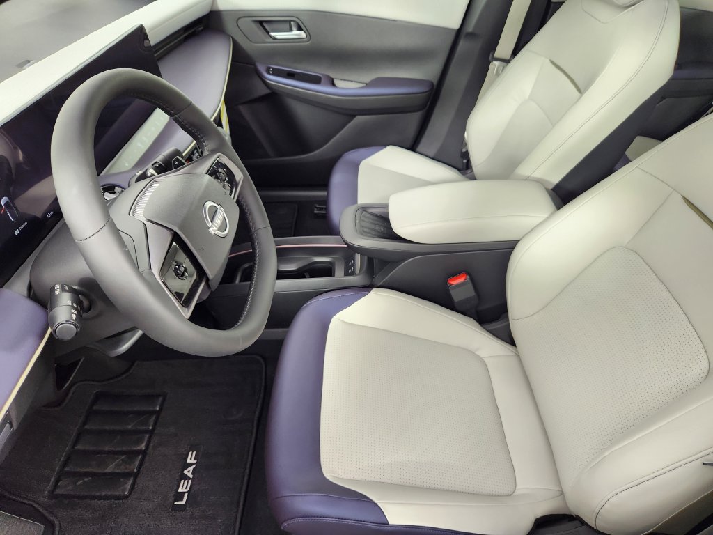 New 2026 Nissan Leaf SV+ w/ Floor Mat Package (SV+) FWD image 10