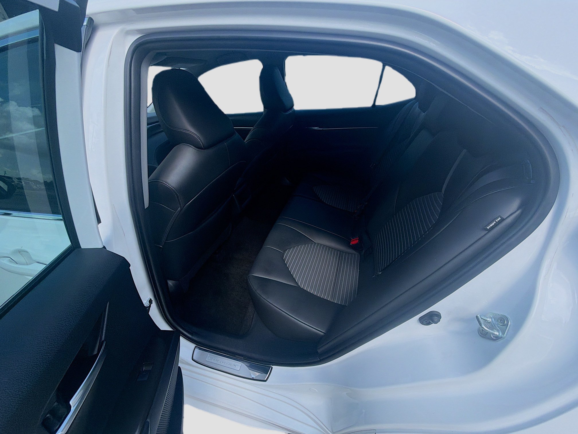 Used 2023 Toyota Camry SE FWD image 22