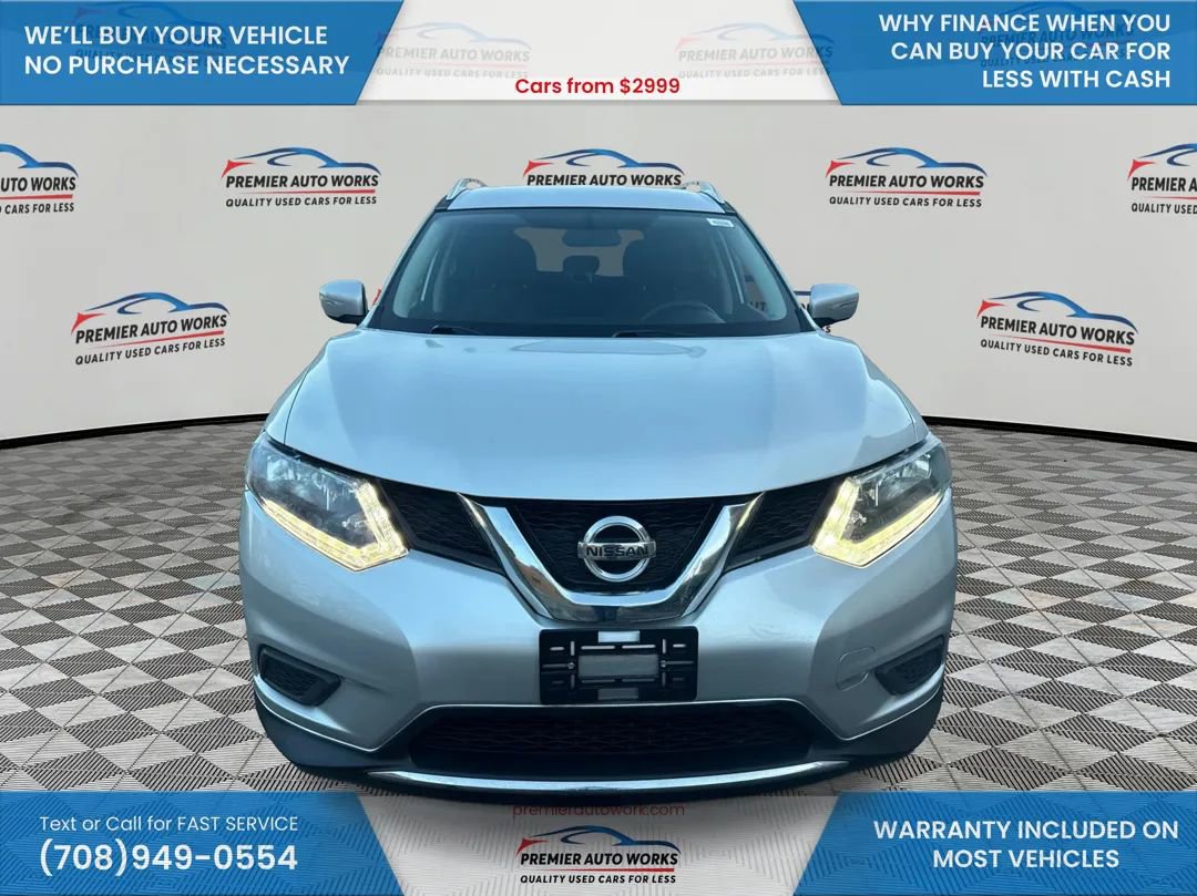 Used 2015 Nissan Rogue SV image 2