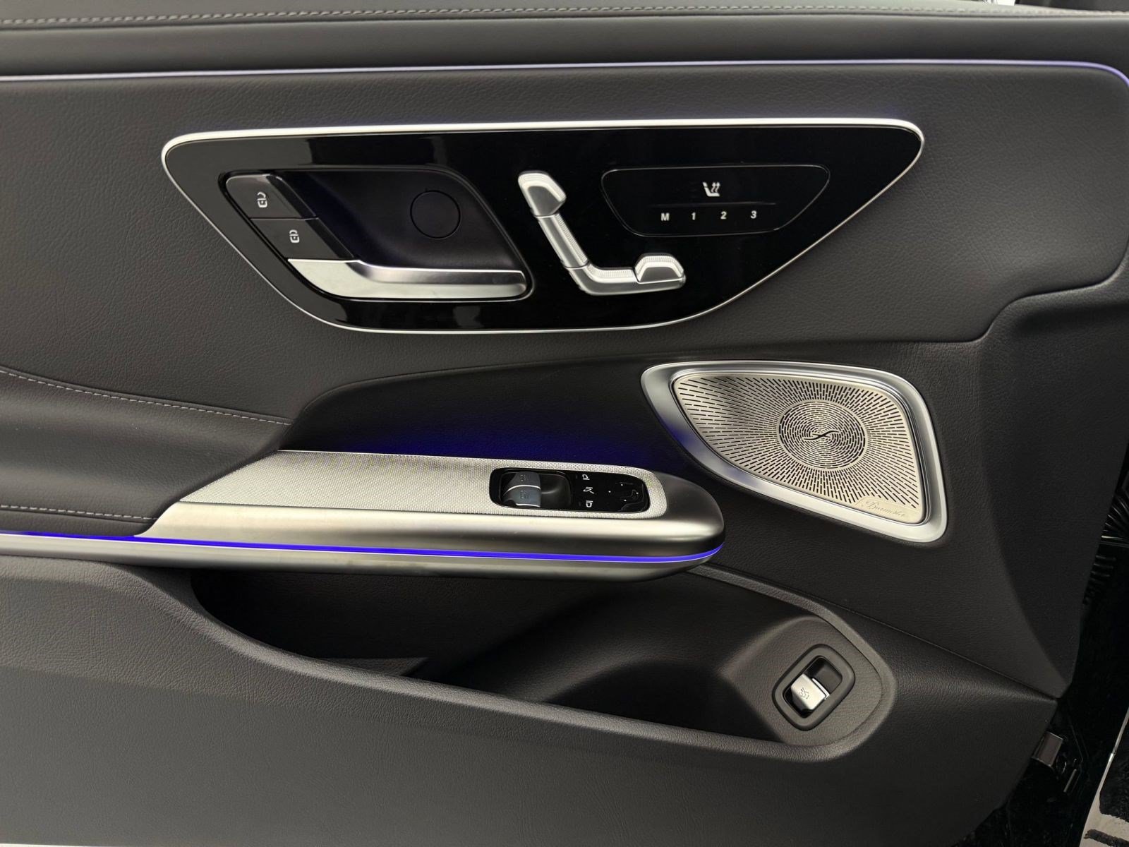 New 2027 Mercedes-Benz CLE 300 4MATIC Coupe image 11