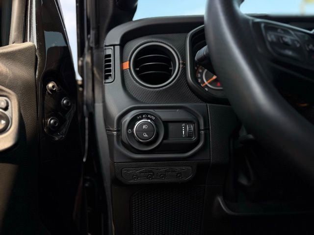 Used 2024 Jeep Gladiator Mojave w/ Convenience Group AWD/4WD image 14