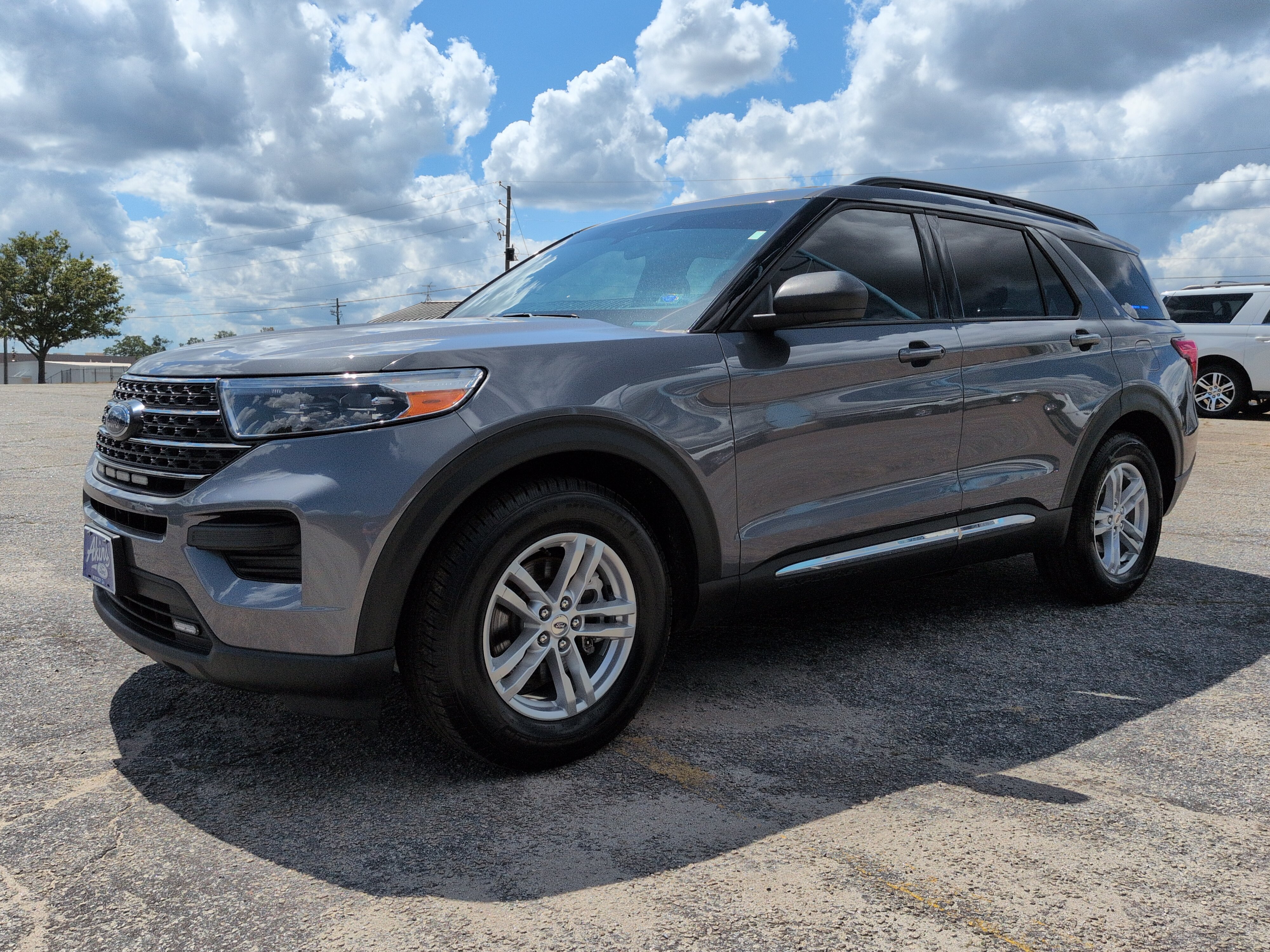 Certified 2022 Ford Explorer XLT RWD image 6