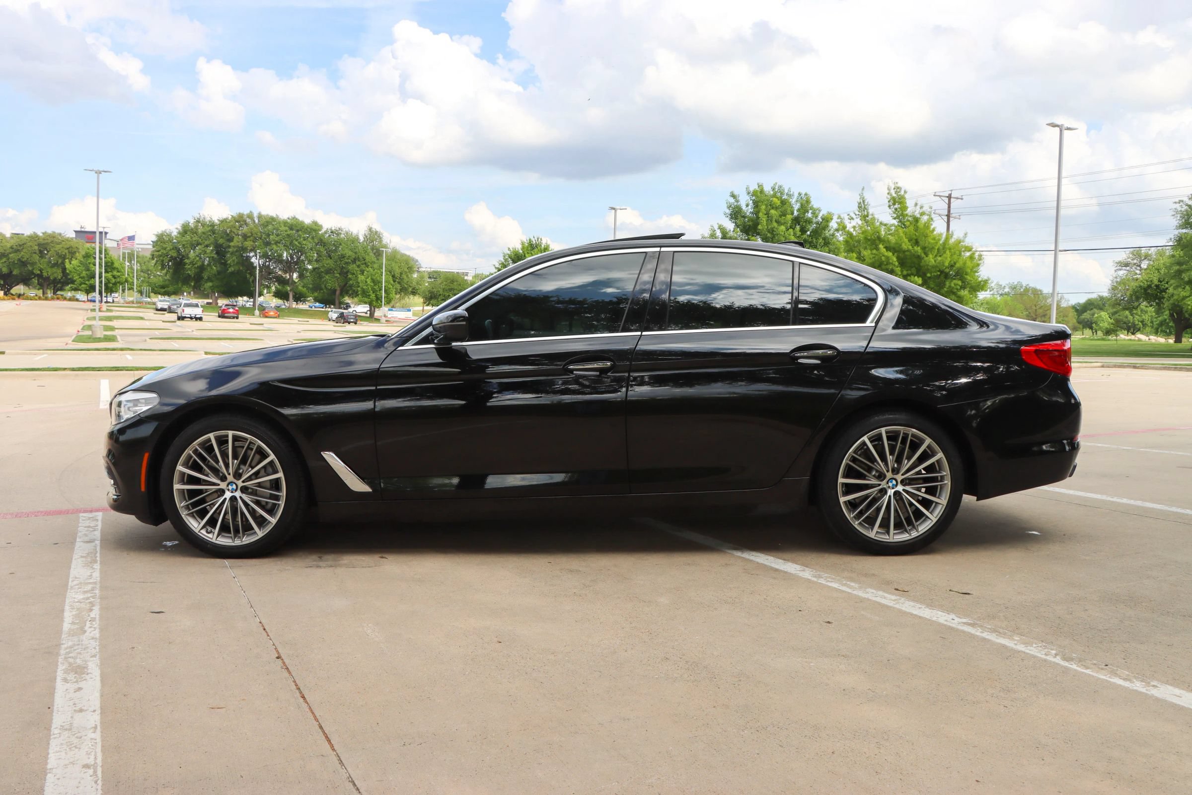 Used 2018 BMW 540i w/ Premium Package RWD image 4