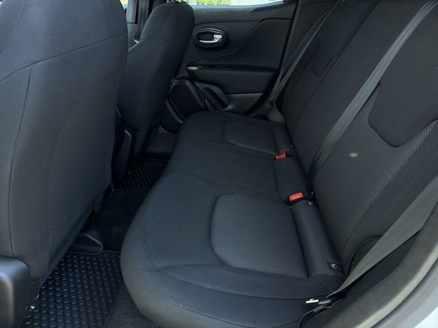 Used 2023 Jeep Renegade Latitude image 21
