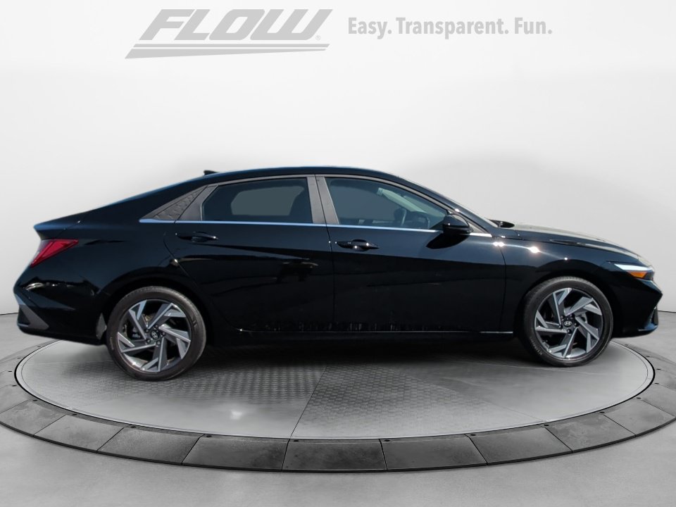 Certified 2024 Hyundai Elantra SEL w/ Convenience Package FWD image 8