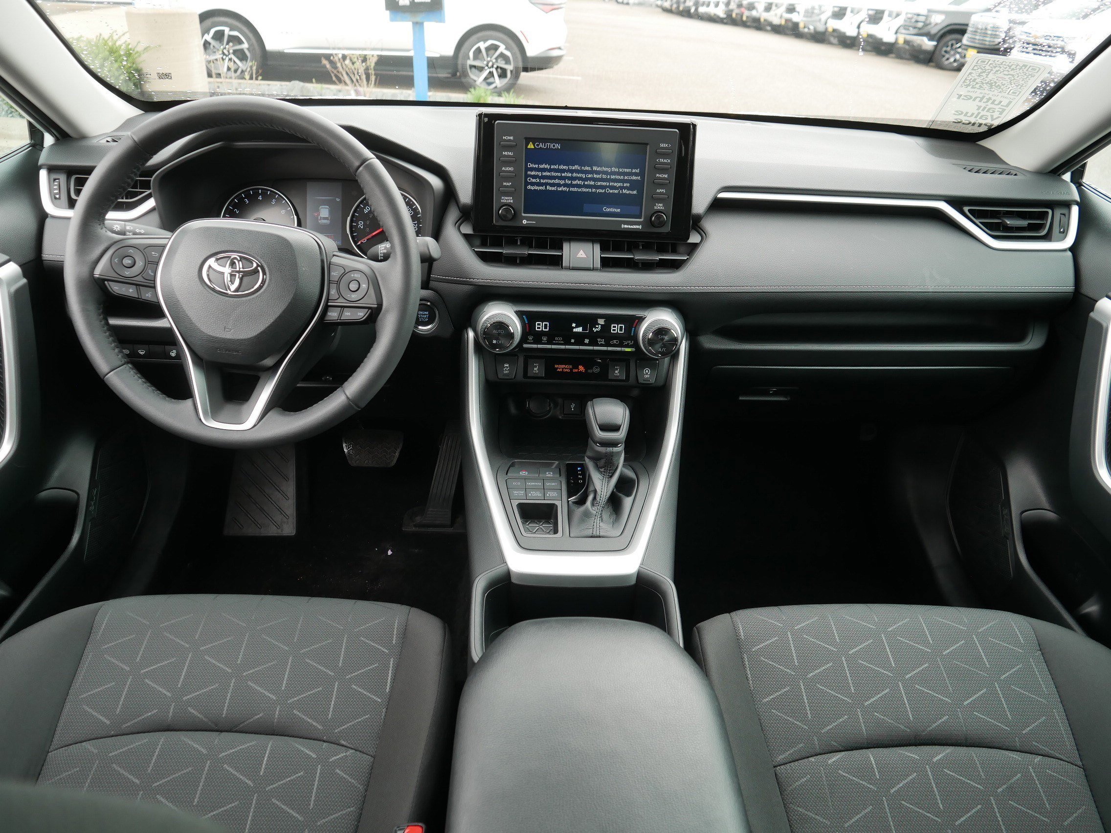 Used 2022 Toyota RAV4 XLE w/ Convenience Package AWD/4WD image 10