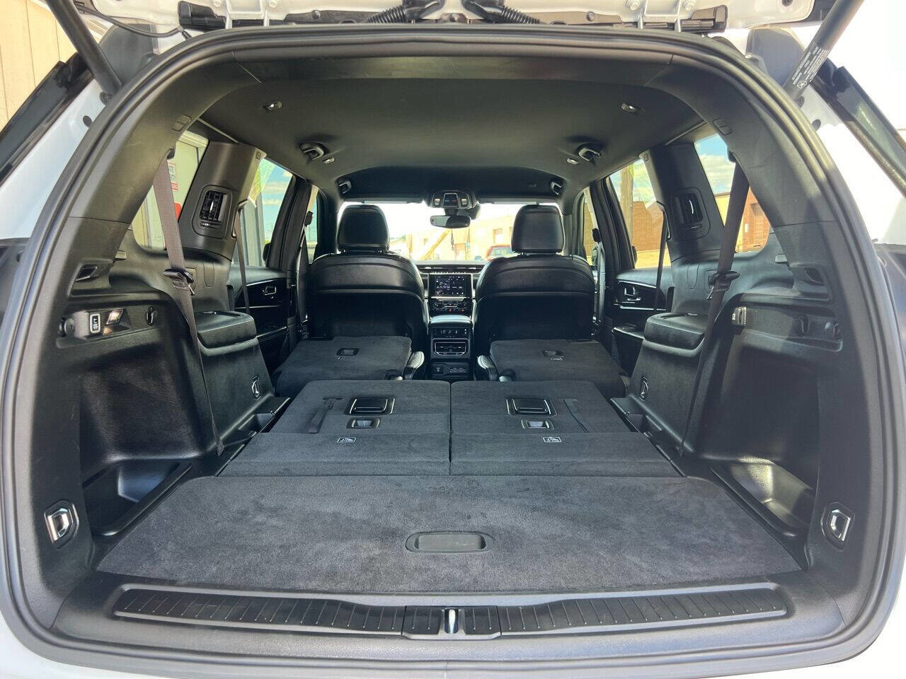 Used 2021 Jeep Grand Cherokee L Laredo image 34