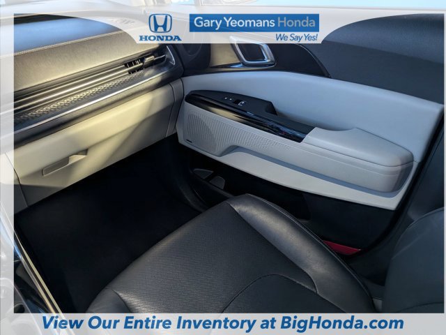 Used 2023 Kia Carnival SX Prestige FWD image 17