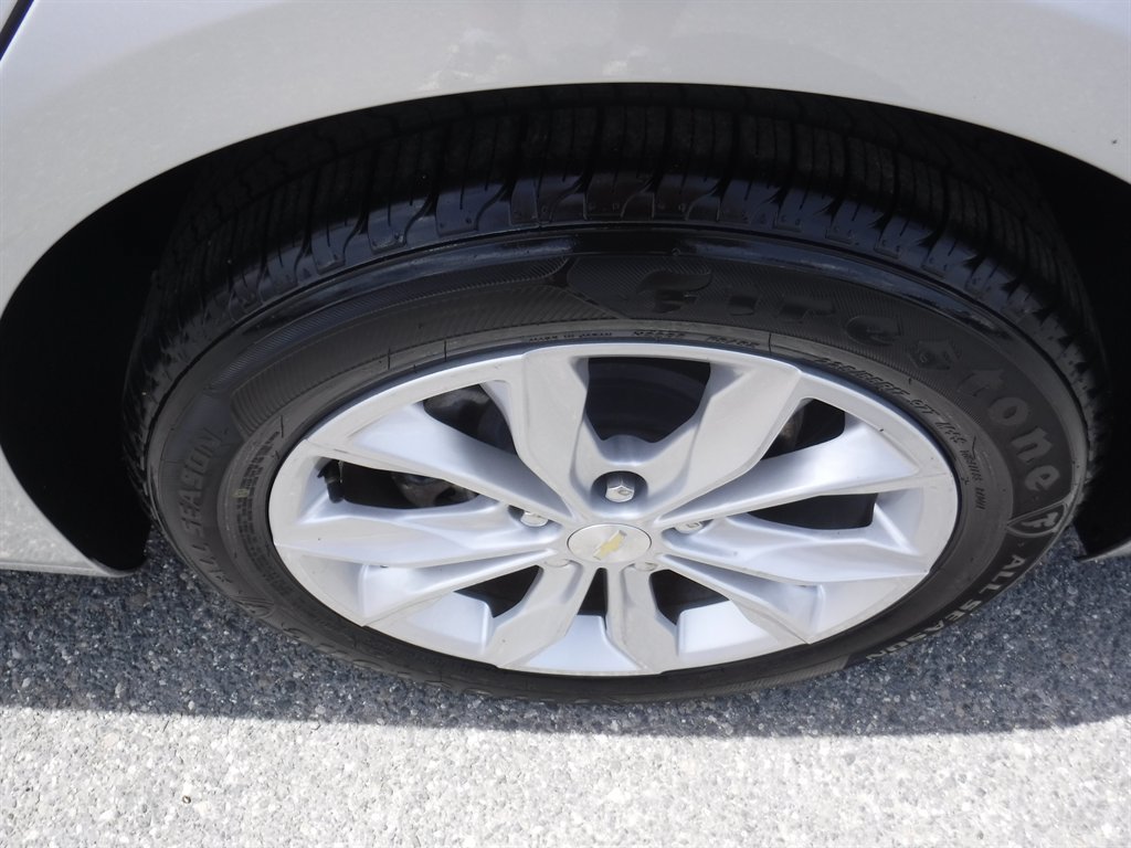 Used 2022 Chevrolet Malibu LT FWD image 7