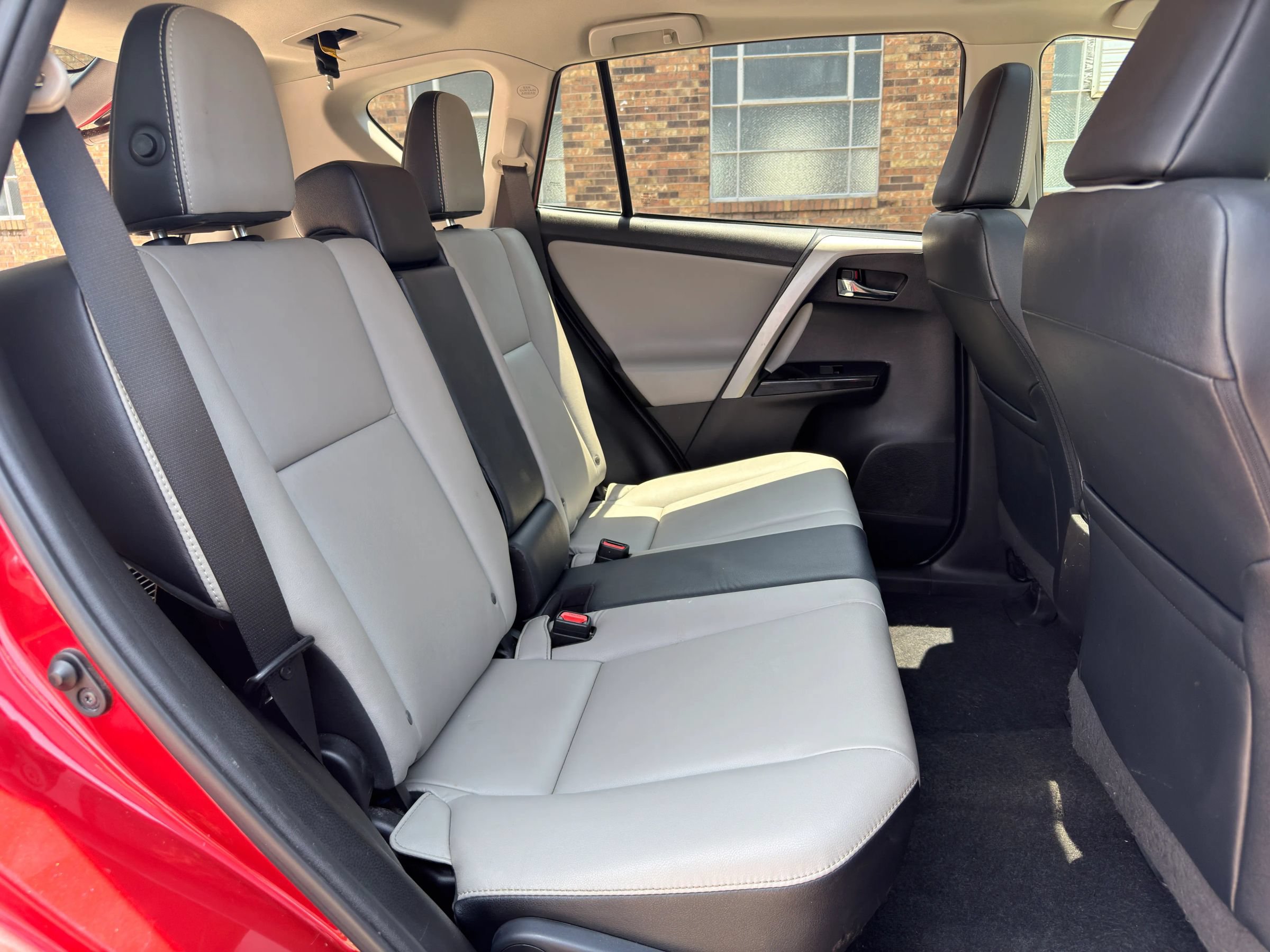 Used 2017 Toyota RAV4 Limited w/ Advanced Technology Package FWD image 18