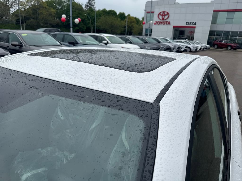 New 2026 Toyota Camry Hybrid AWD/4WD image 15