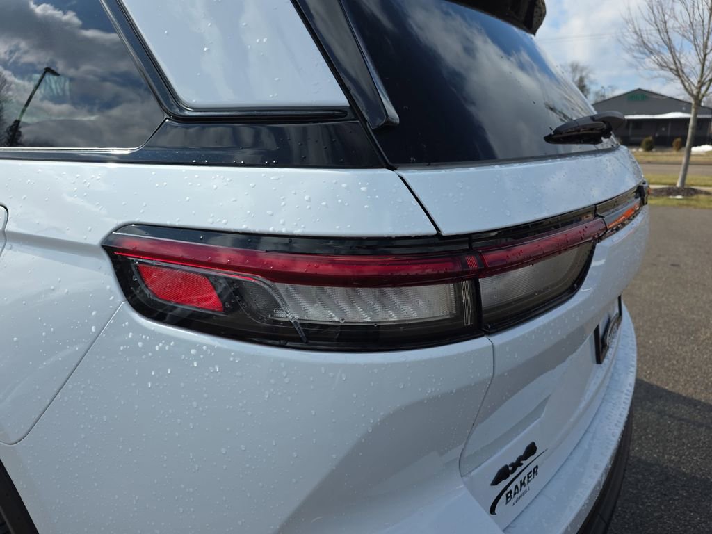 New 2025 Jeep Grand Cherokee Altitude image 33