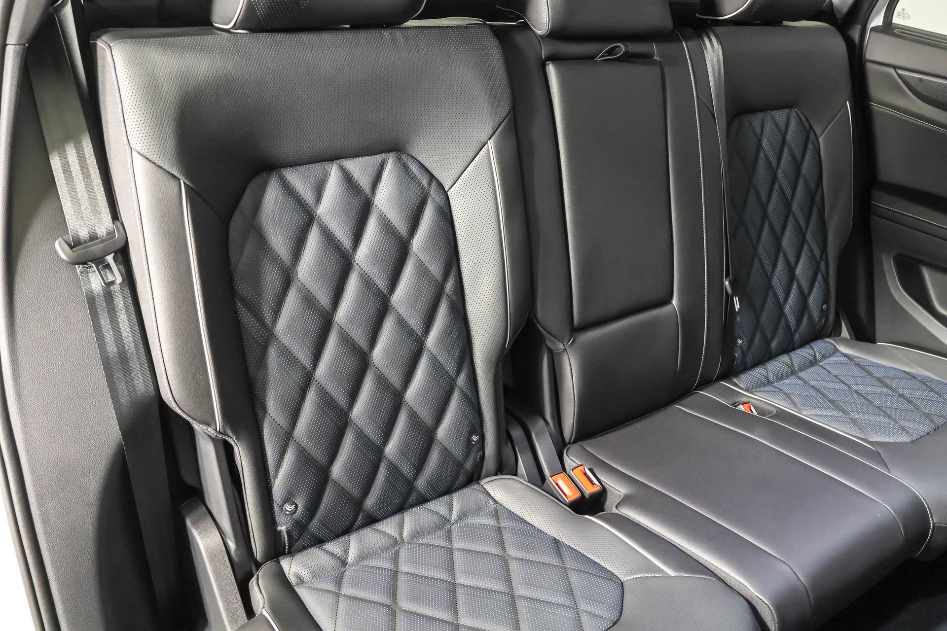 New 2026 Volkswagen Atlas Cross Sport SEL Premium R-Line image 41